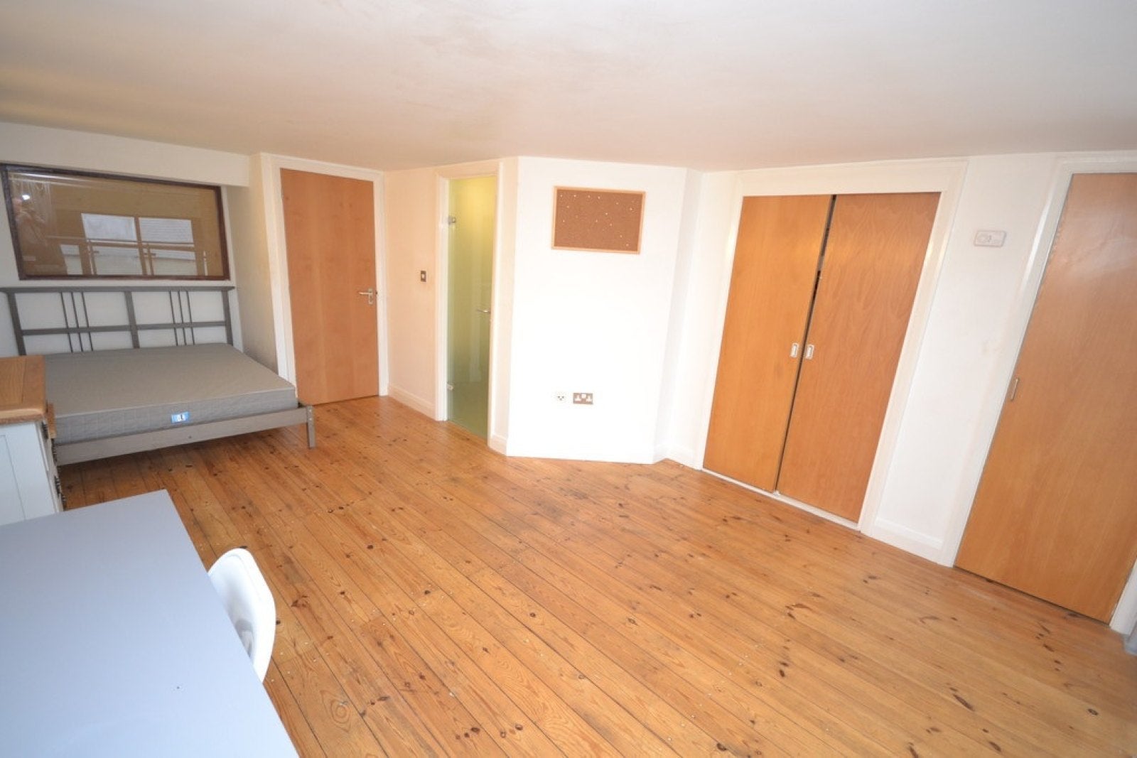Room Lincoln Street in Nottingham