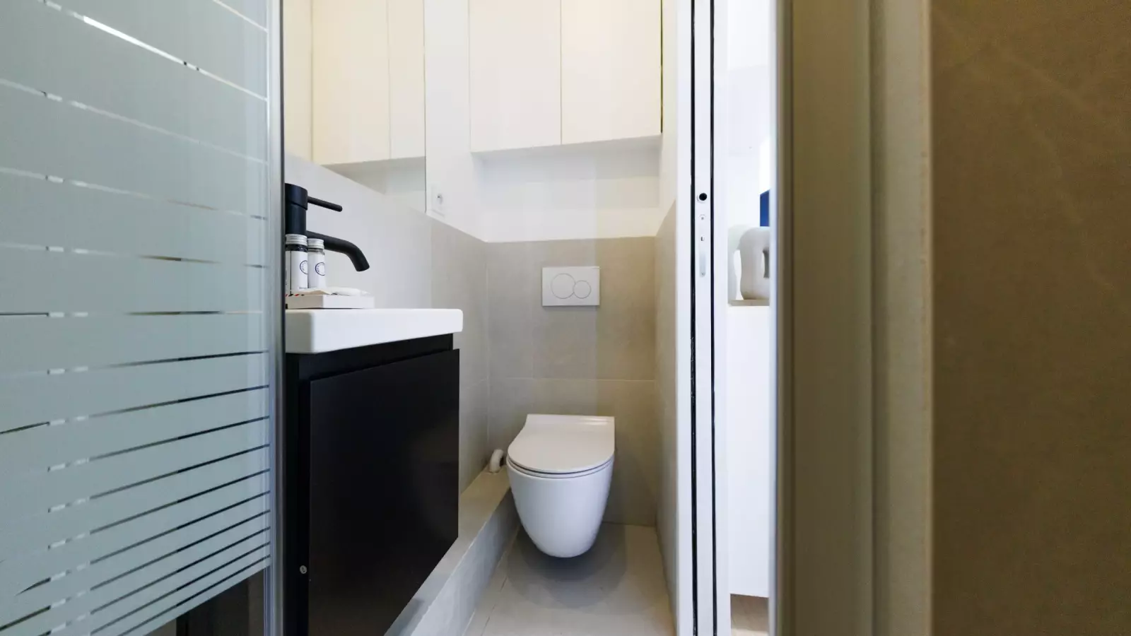 Flat Rue Théodore de Banville in Paris