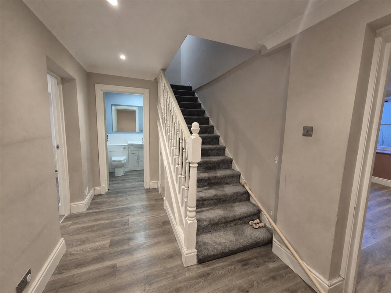 Flat Vicarage Park in Greater London