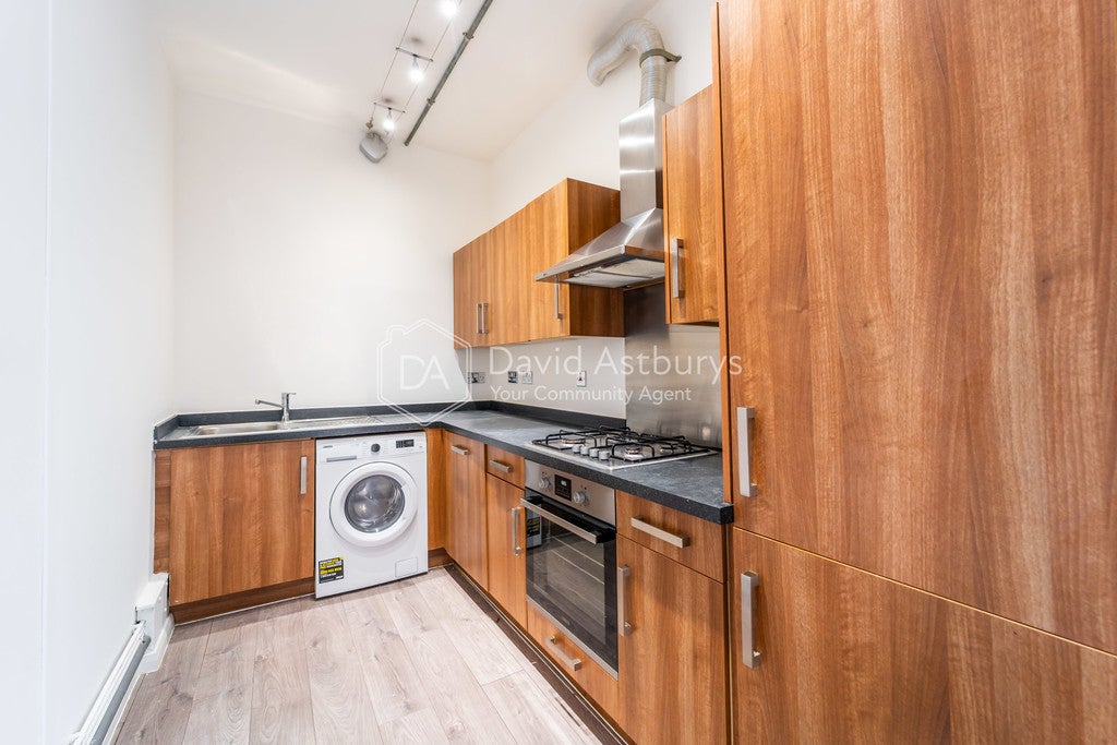 Flat Kingsland Road in Greater London