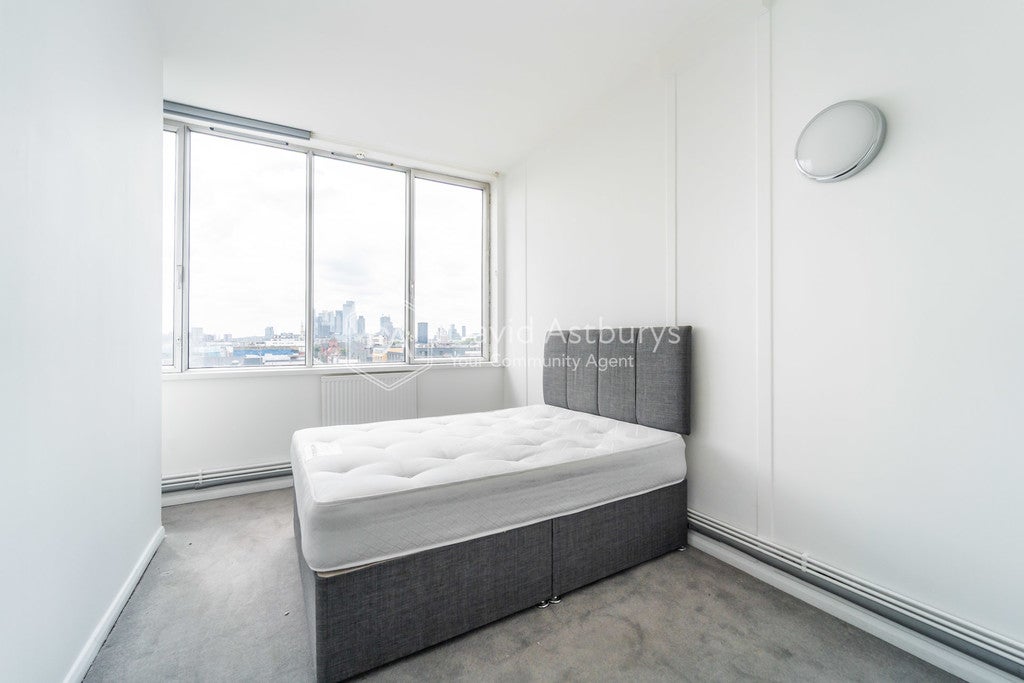 Flat Kingsland Road in Greater London