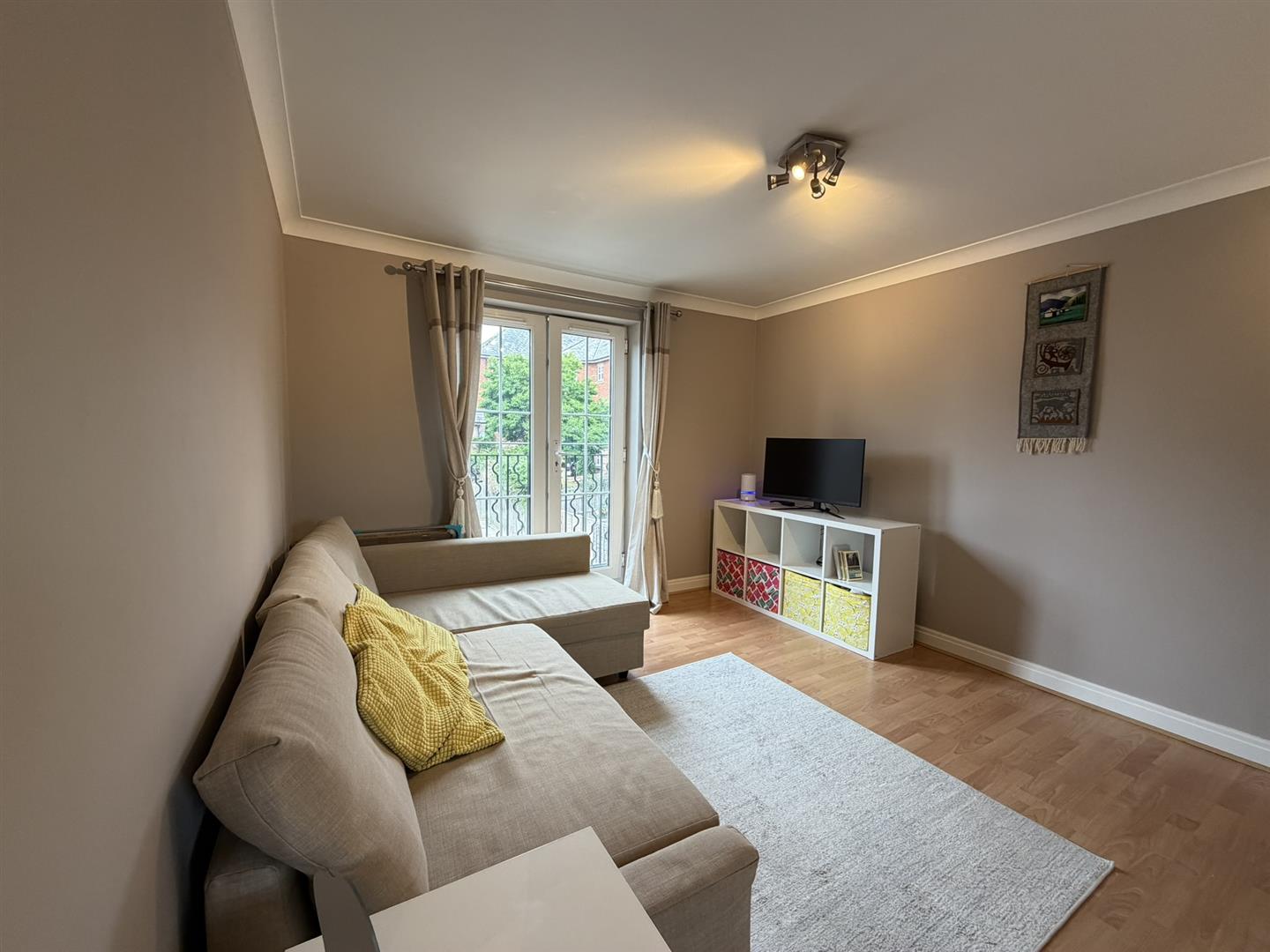 Flat Marwood Drive in Greater London