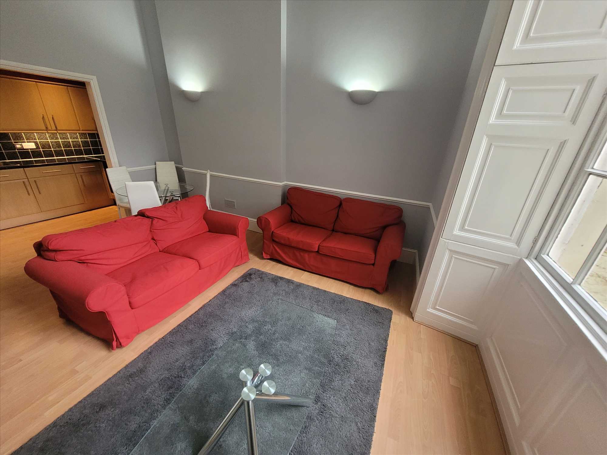 Flat Royal York Crescent in Bristol