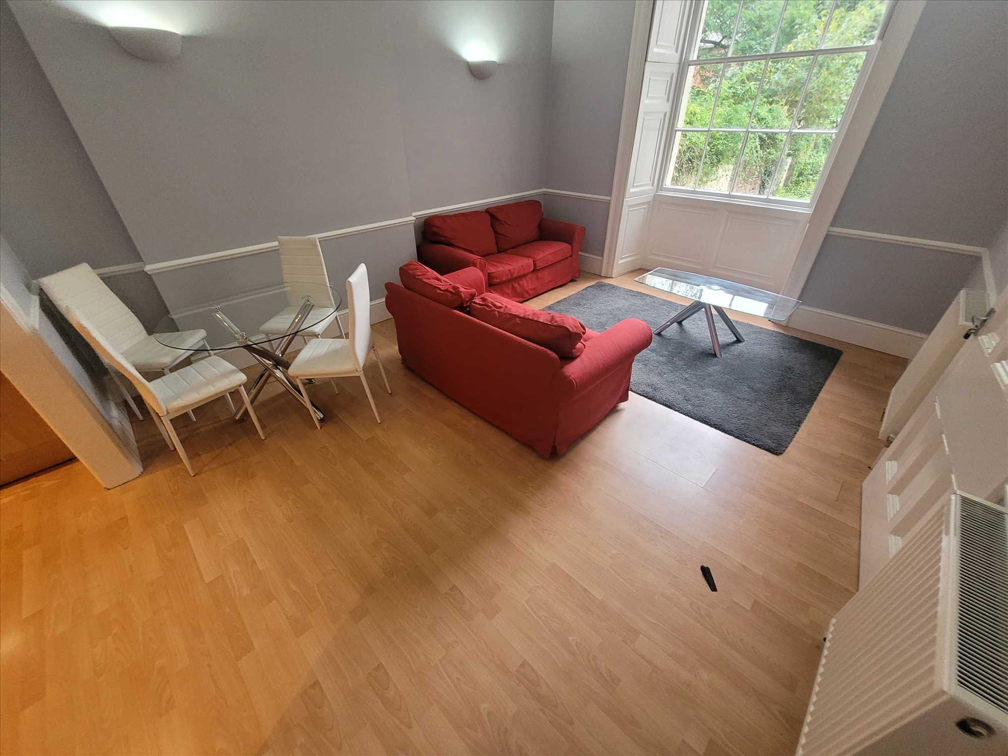 Flat Royal York Crescent in Bristol
