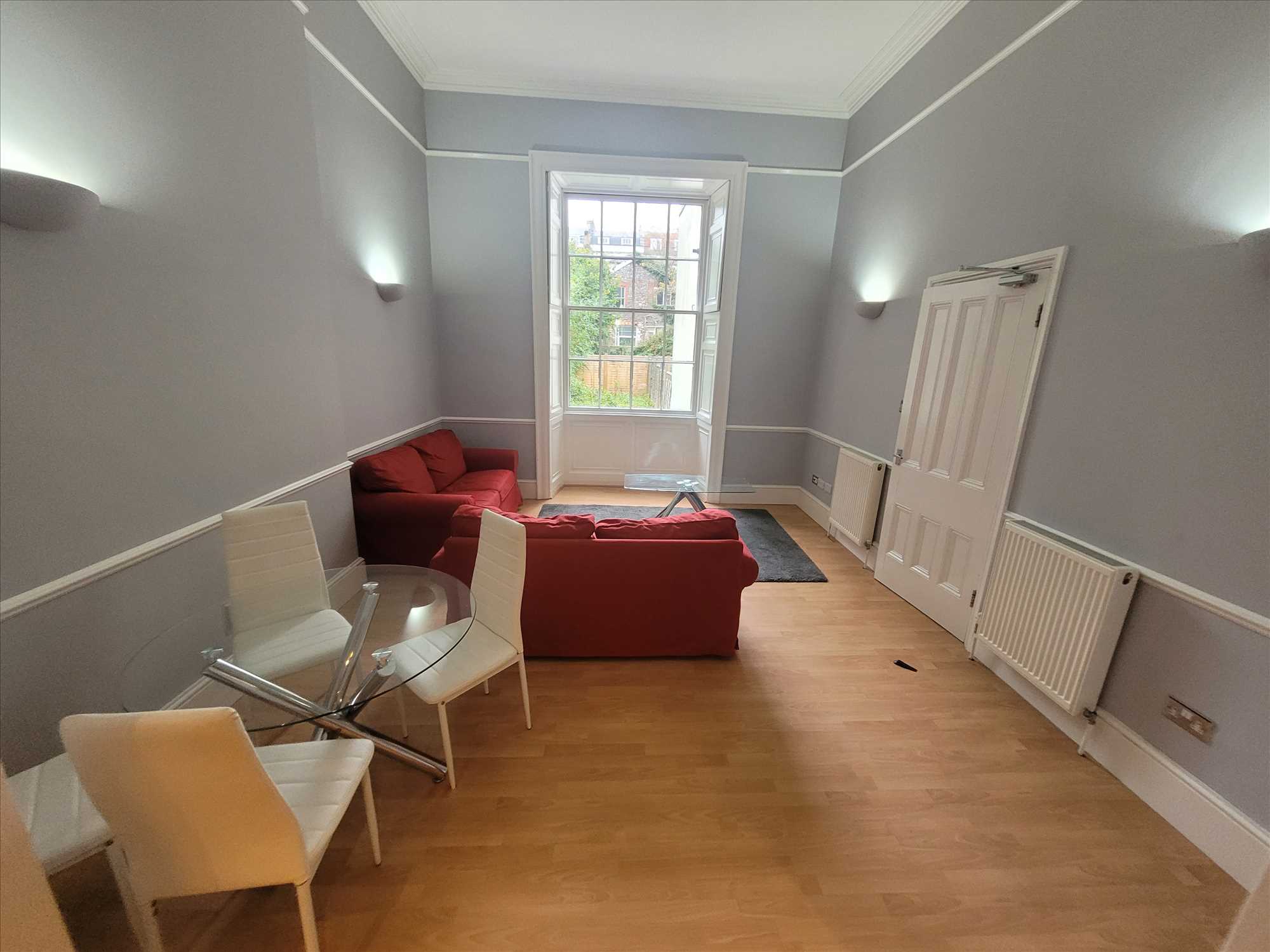 Flat Royal York Crescent in Bristol