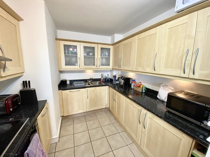 Flat Westferry Road in Greater London