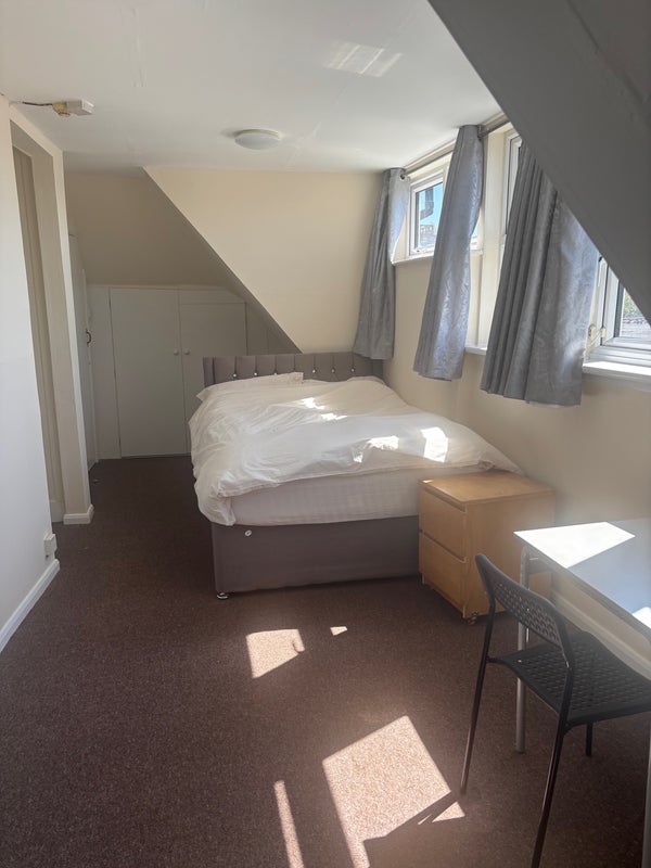 Flat Blackheath Hill in Greater London
