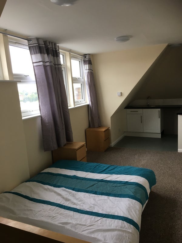 Flat Blackheath Hill in Greater London