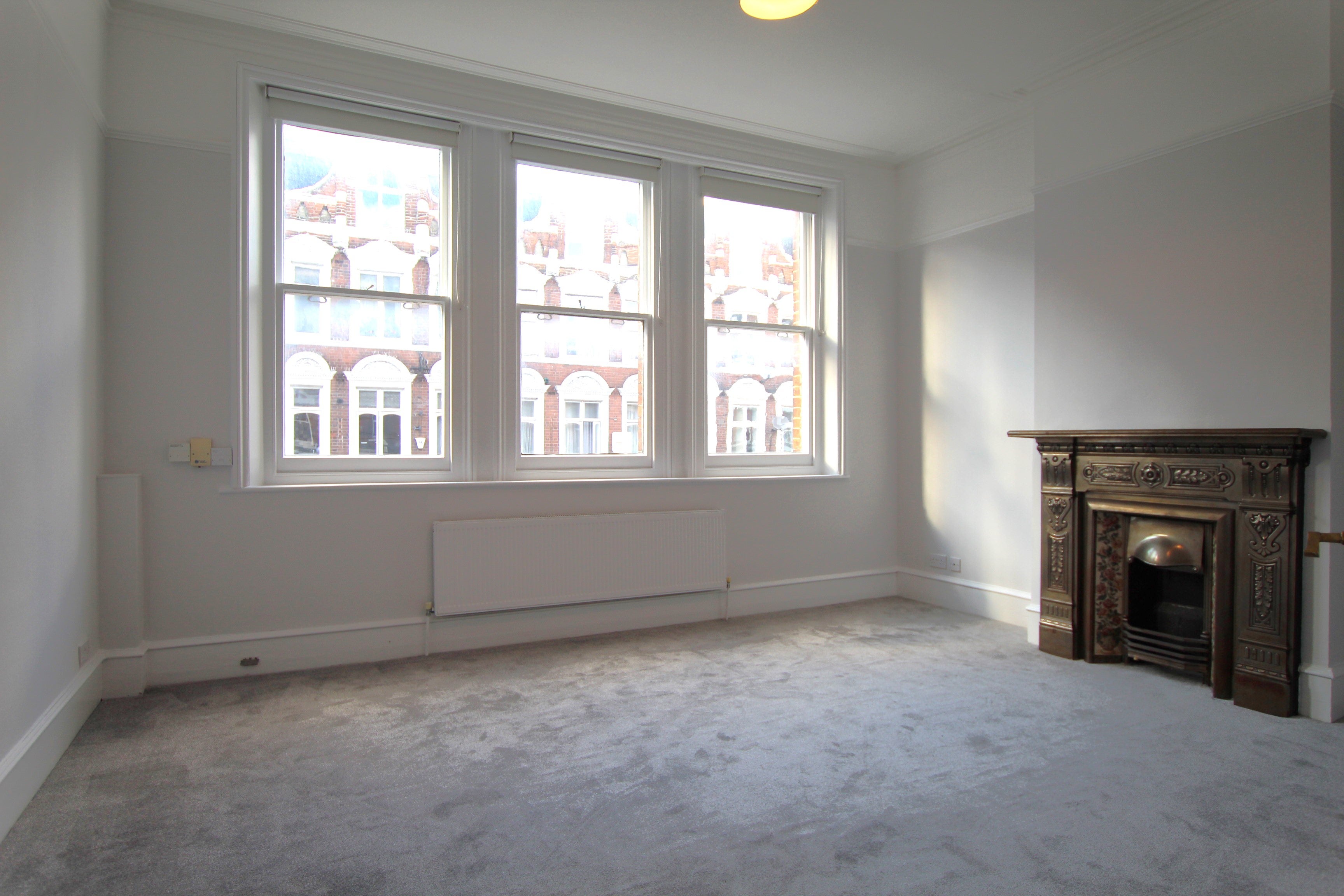 Flat Cranbrook Lane in Greater London