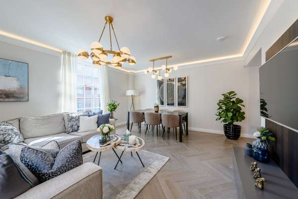Flat South Audley Street in City of Westminster
