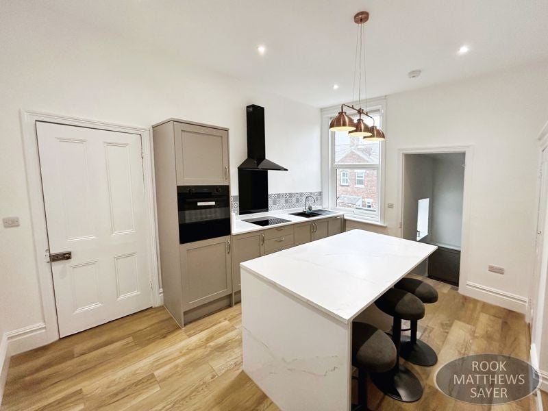 Flat Sandringham Road in Newcastle upon Tyne