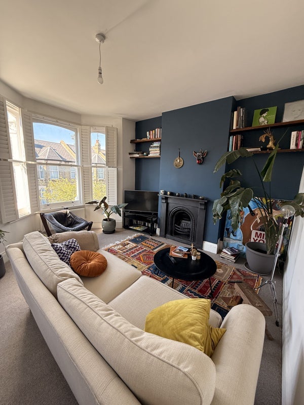 Room Sydney Road in Greater London