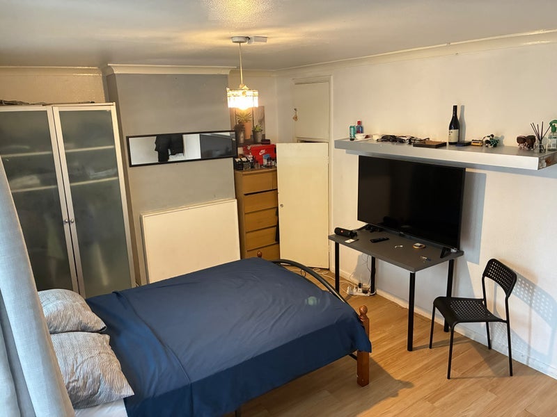 Room Disraeli Road in Greater London