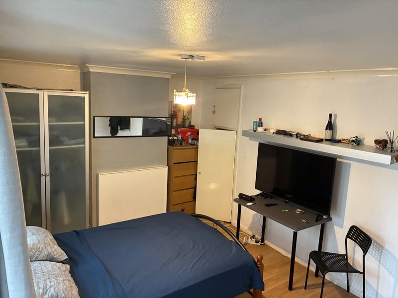 Room Disraeli Road in Greater London