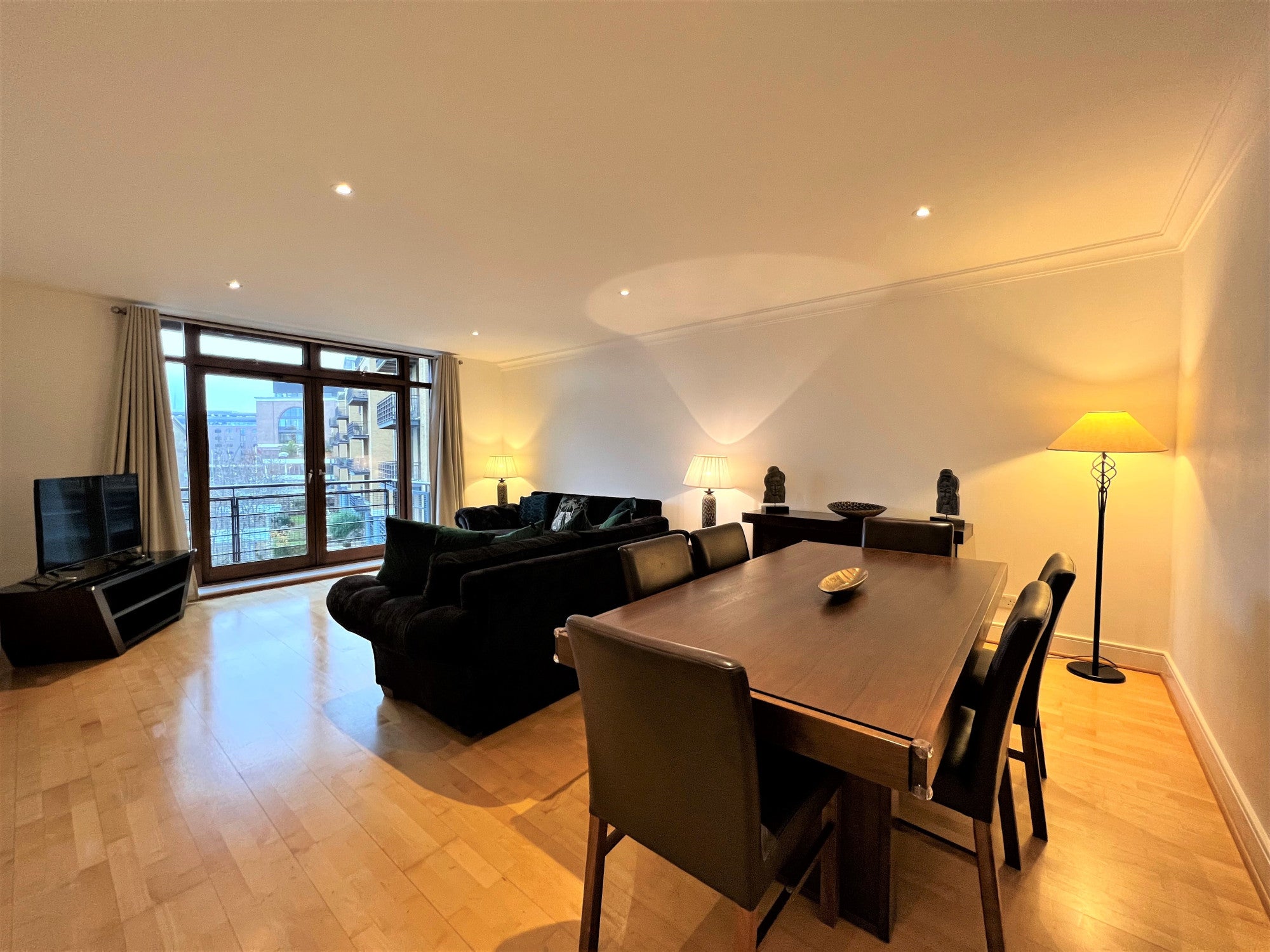 Flat Star Place in Greater London