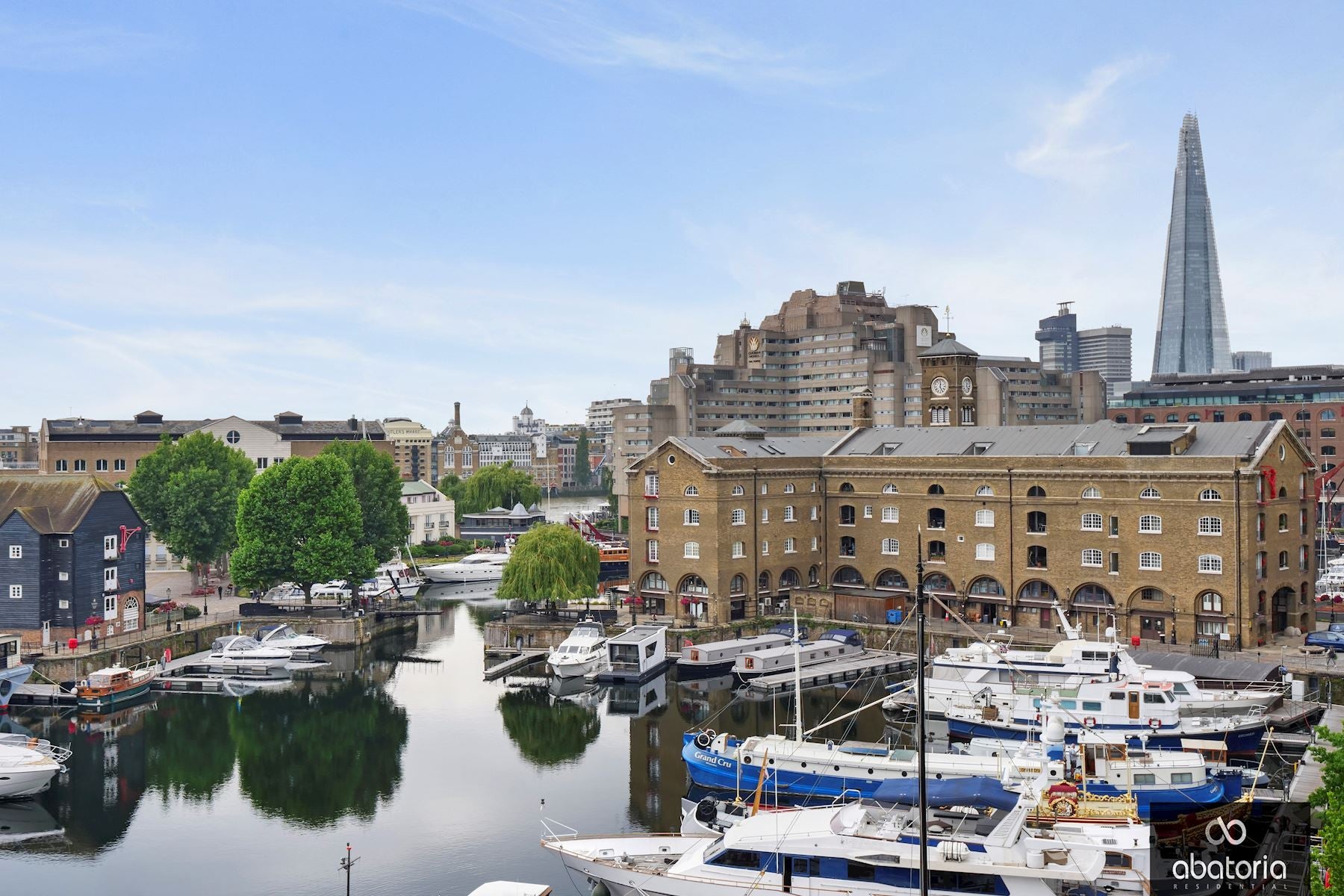 Flat Star Place in Greater London