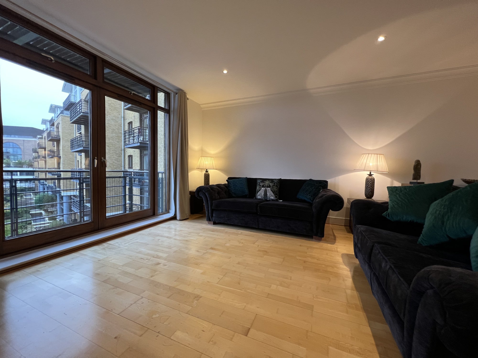 Flat Star Place in Greater London