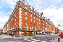 Flat Grosvenor Square in City of Westminster