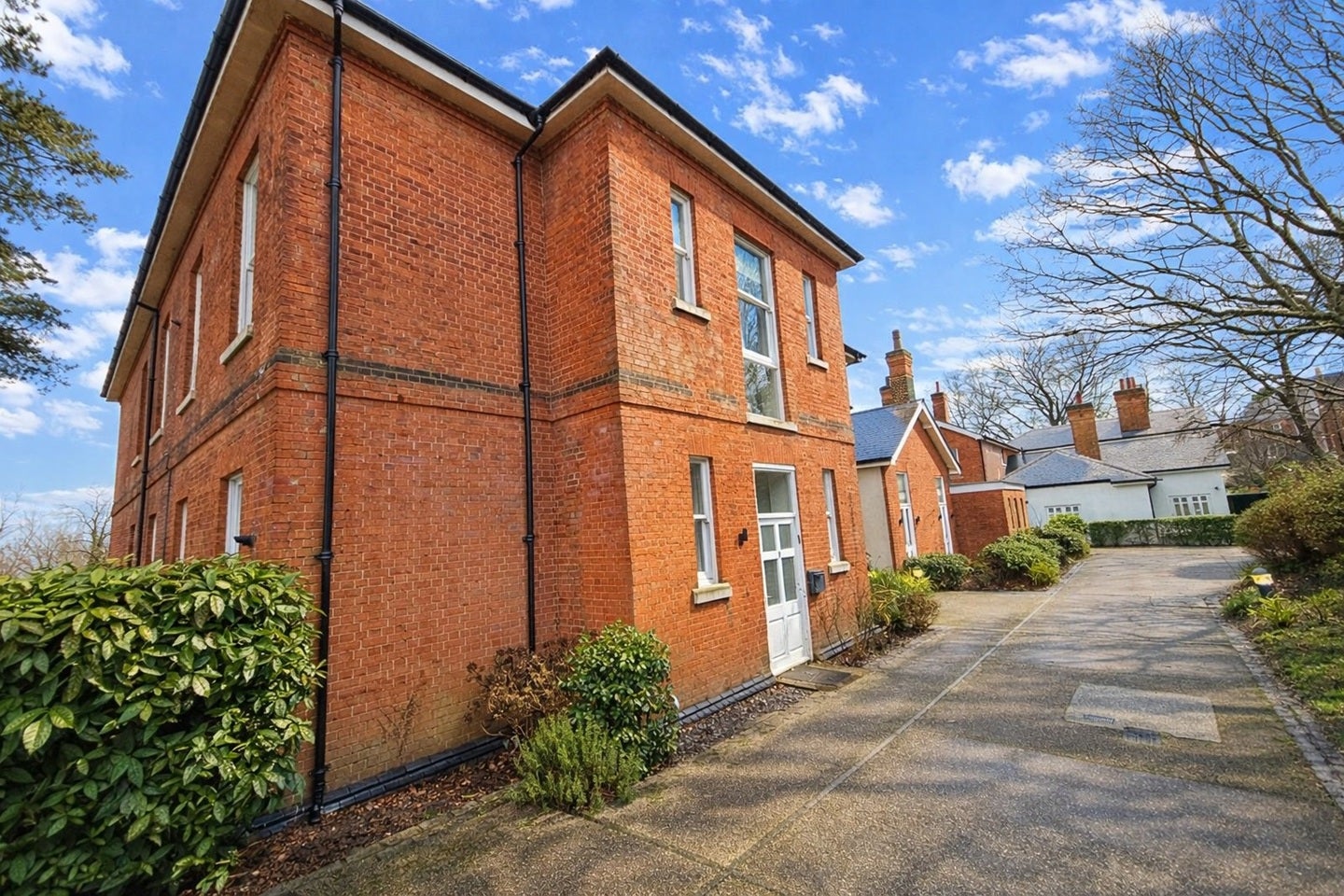 Flat Kinsale Close in Greater London