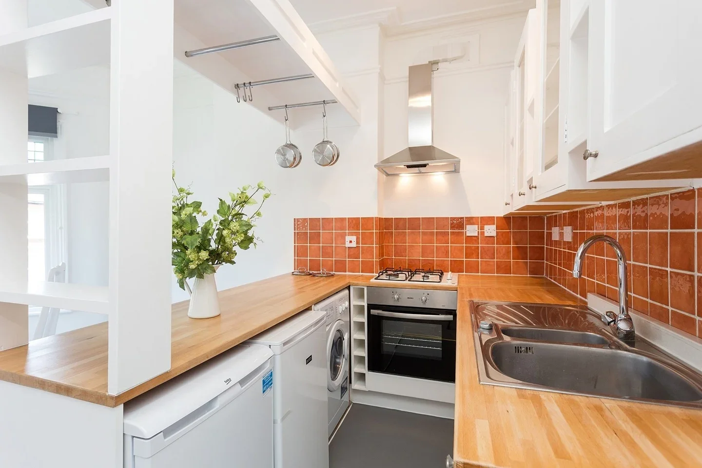 Flat Tankerville Road in Greater London