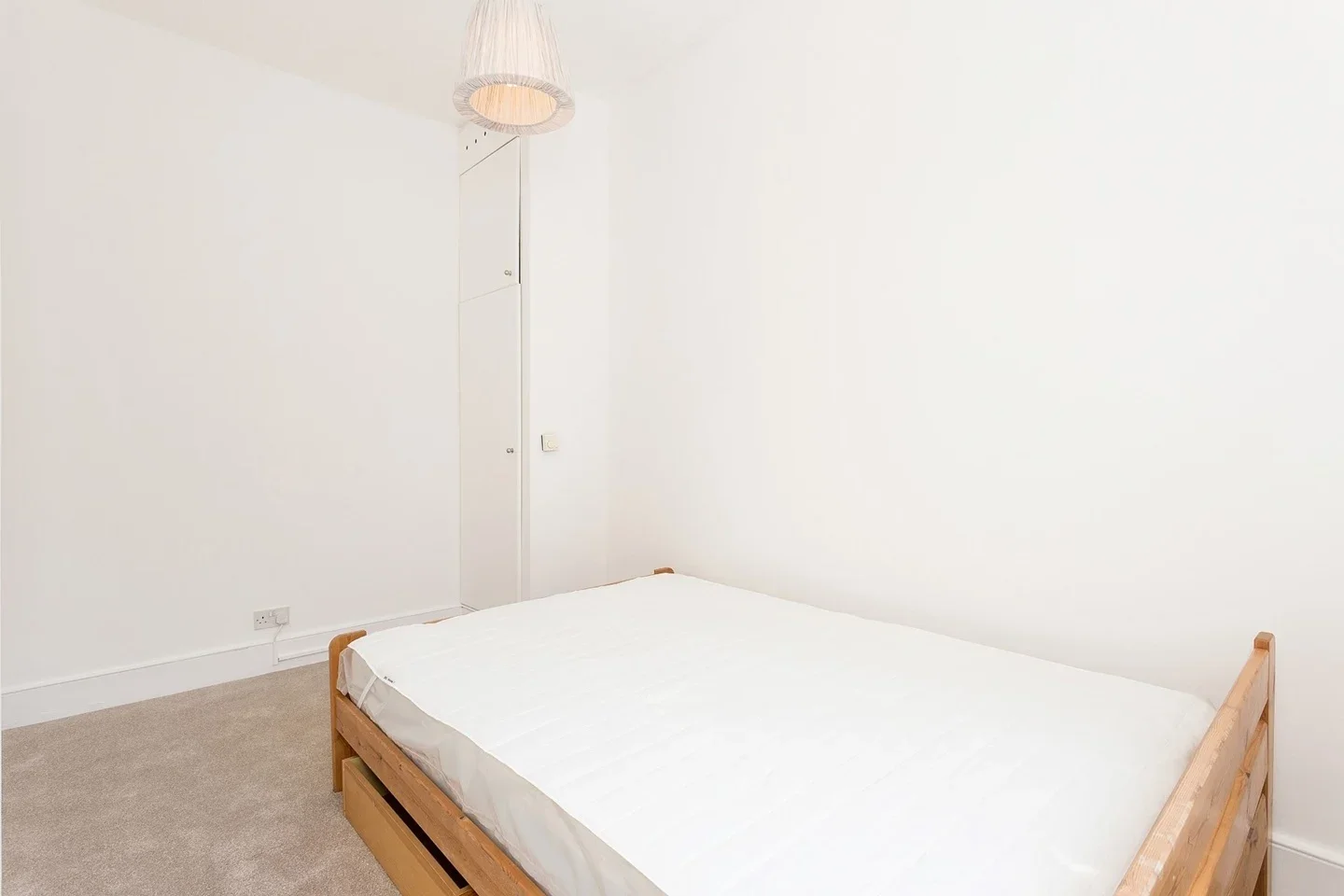 Flat Tankerville Road in Greater London