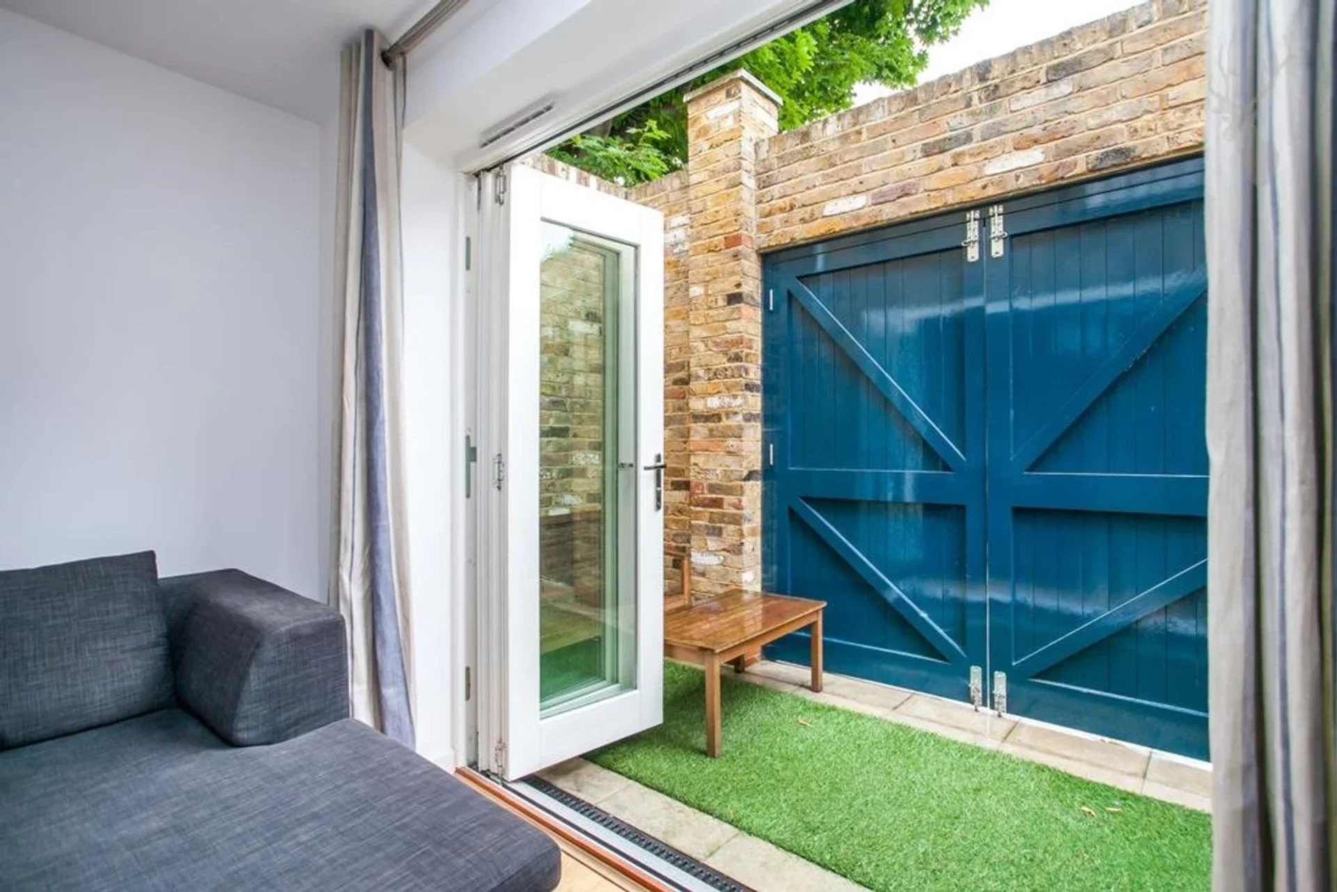 Flat Court Yard in Greater London