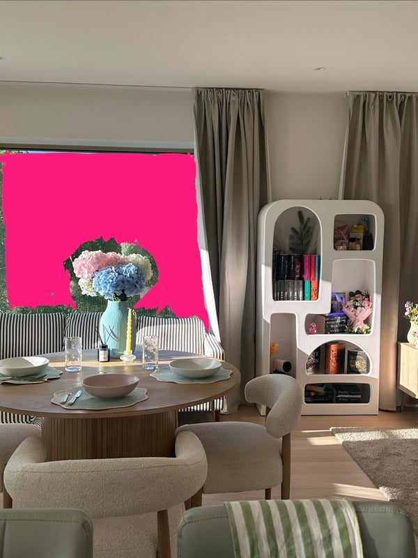 Room Royal Crest Avenue in Greater London