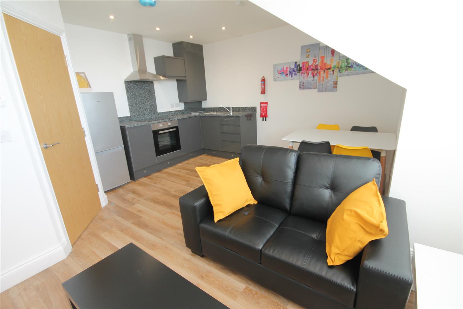 Flat Osborne Terrace in Newcastle upon Tyne