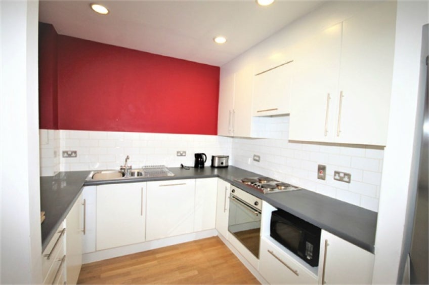 Flat Harrogate Road in Leeds