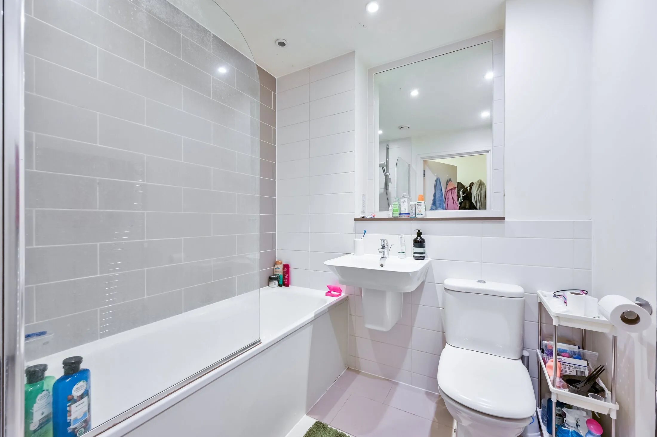 Flat Burdett Road in Greater London
