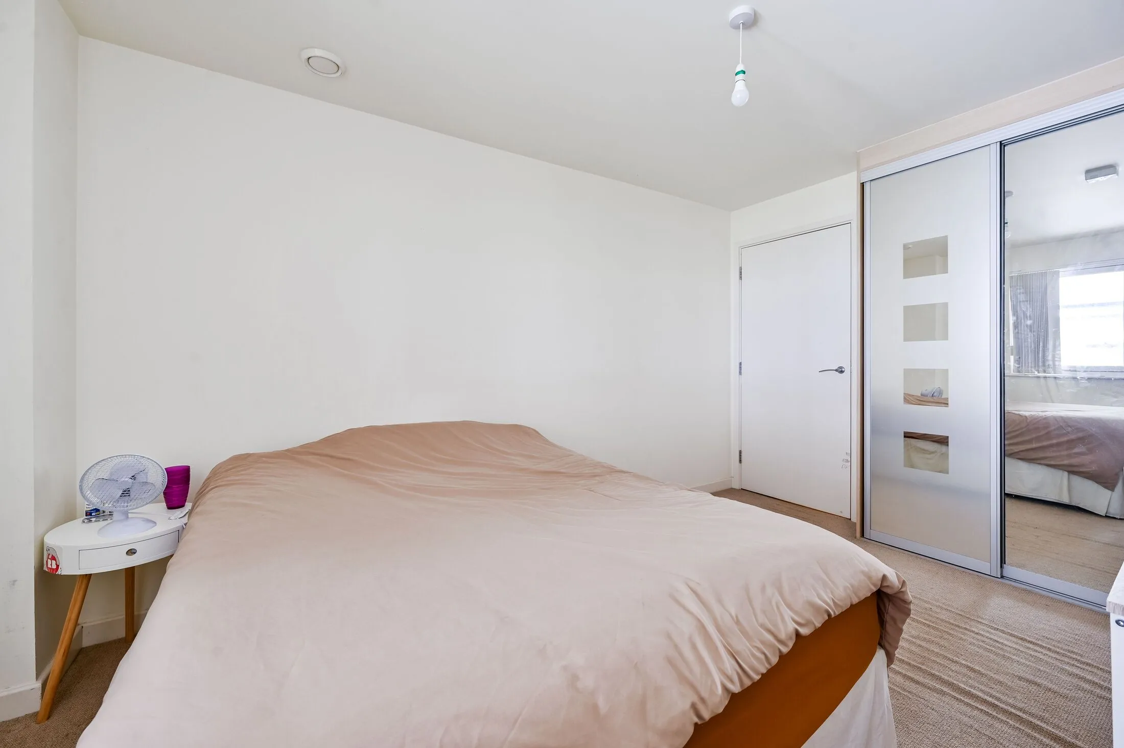Flat Burdett Road in Greater London