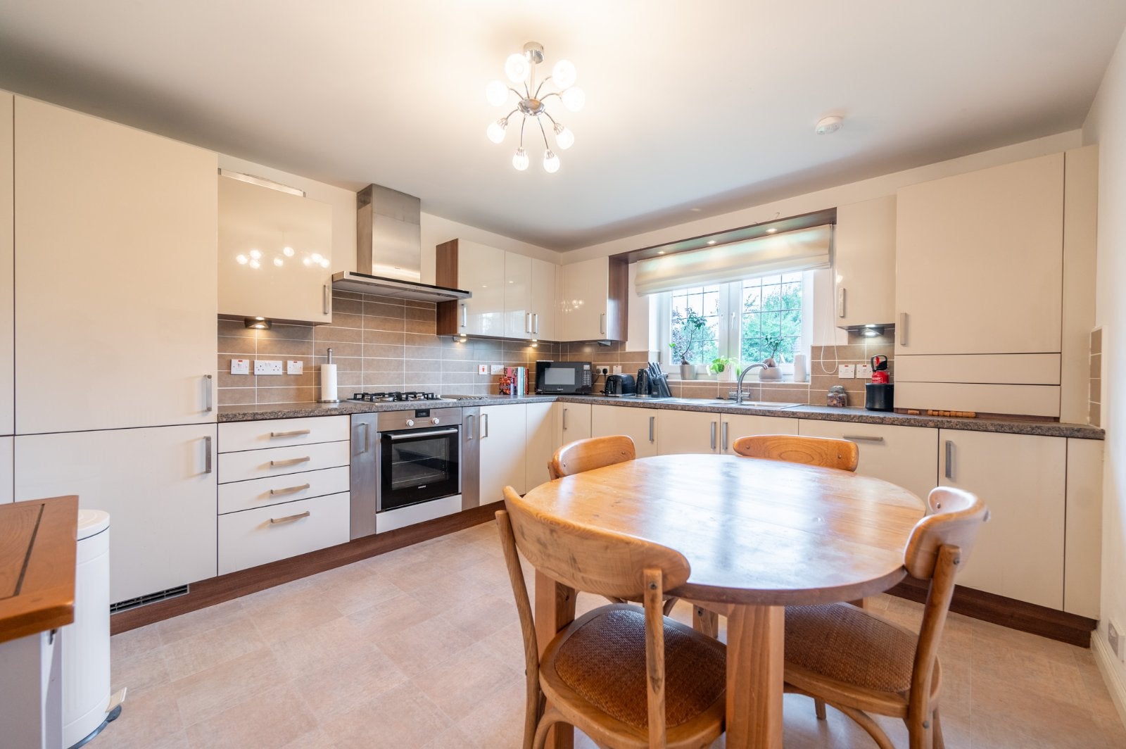 Flat Abbotsford Gardens in Newton Mearns
