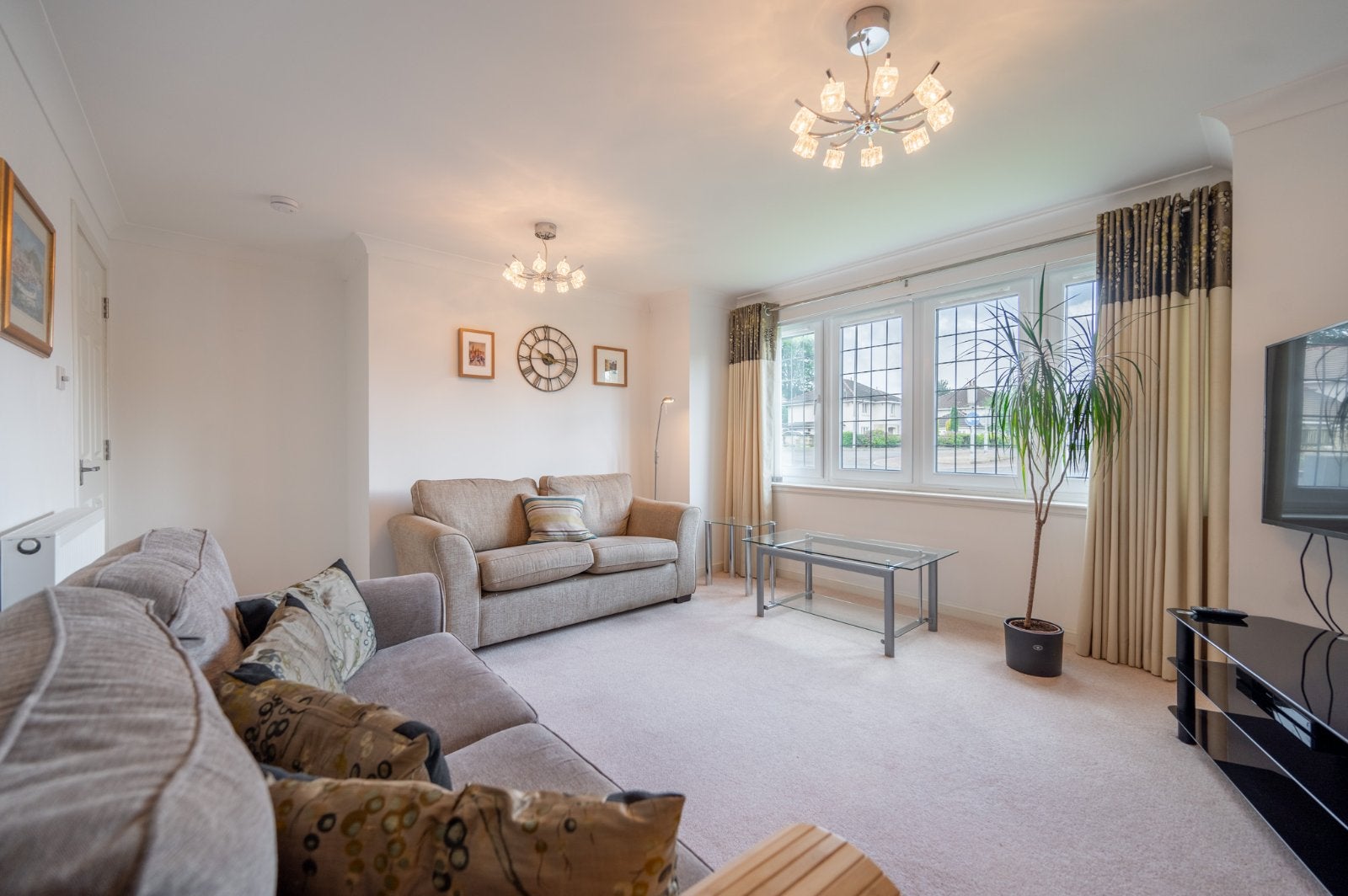 Flat Abbotsford Gardens in Newton Mearns