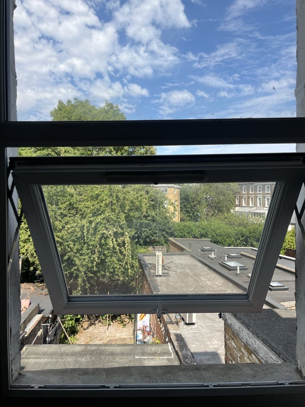 Room Brecknock Road in Greater London