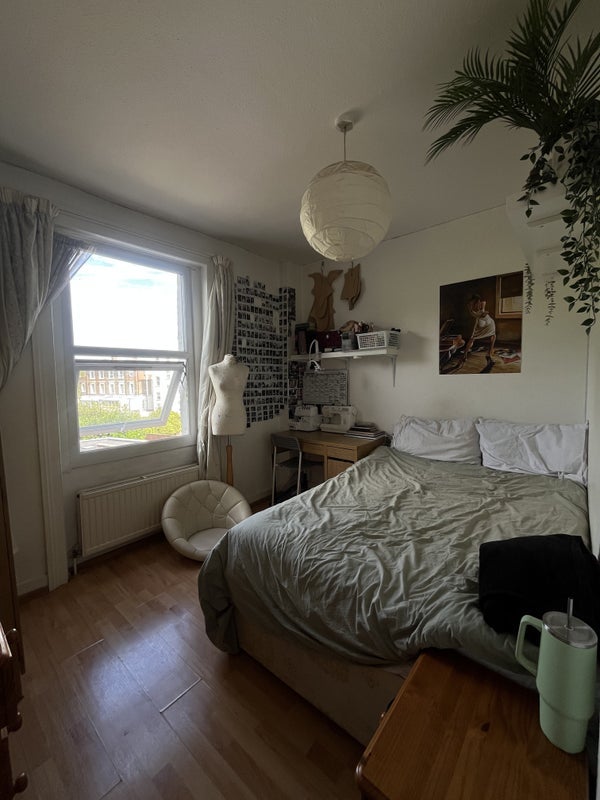 Room Brecknock Road in Greater London