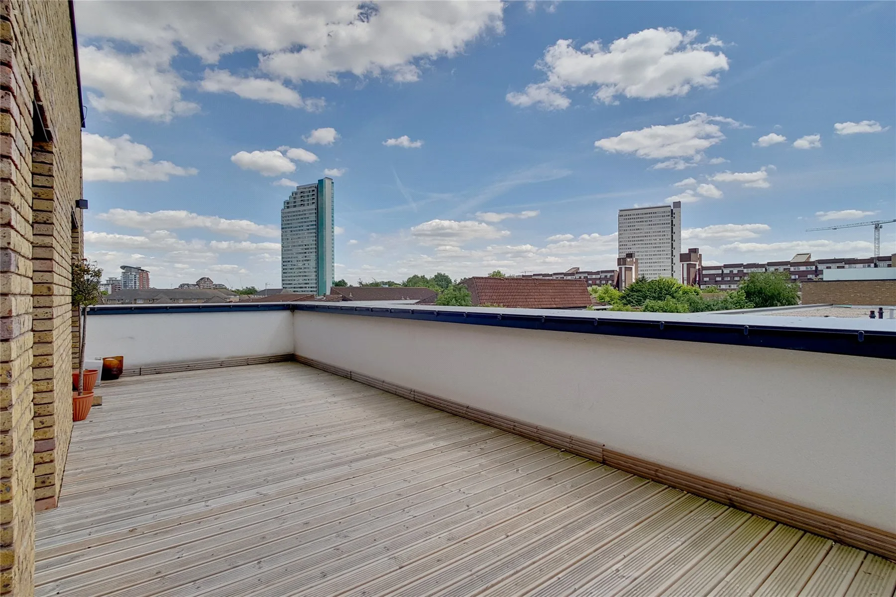 Flat Ashton Reach in Greater London