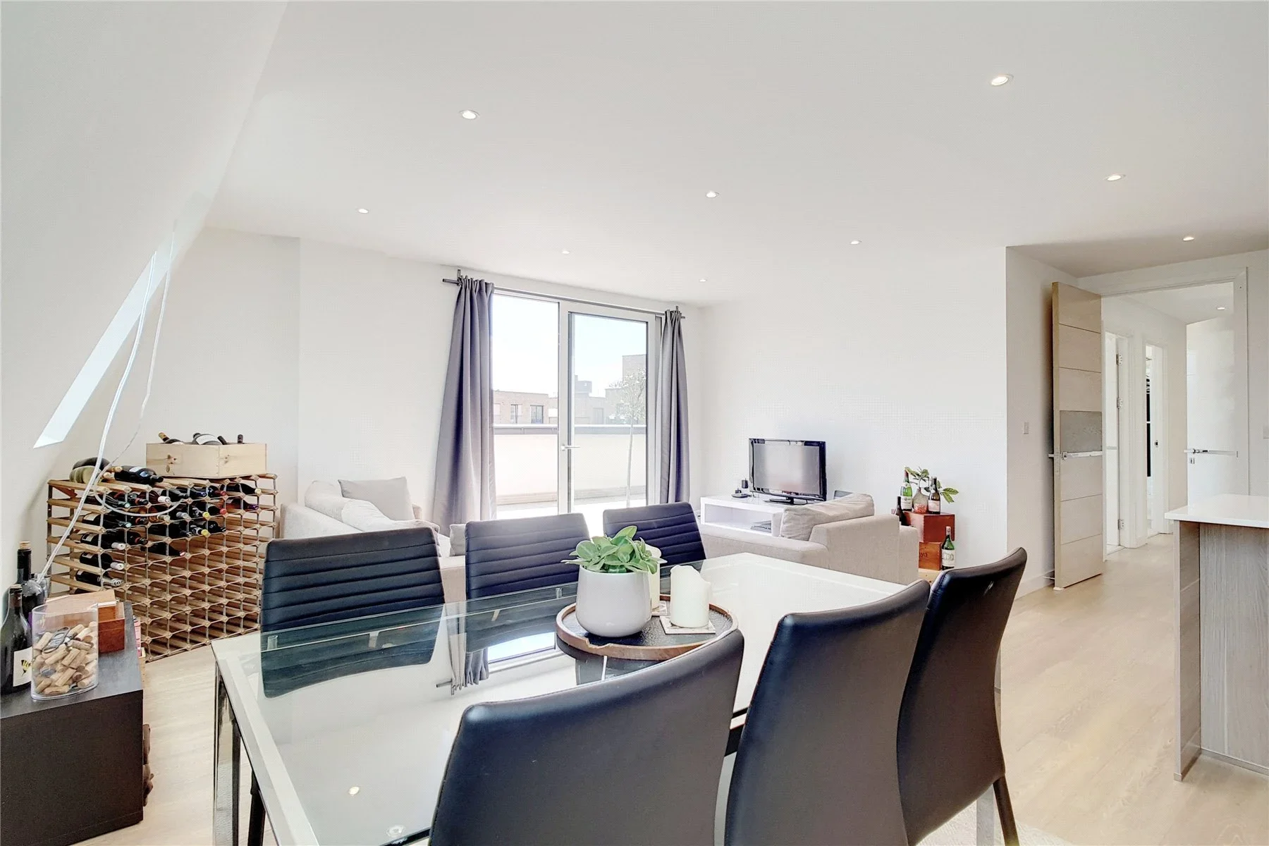 Flat Ashton Reach in Greater London