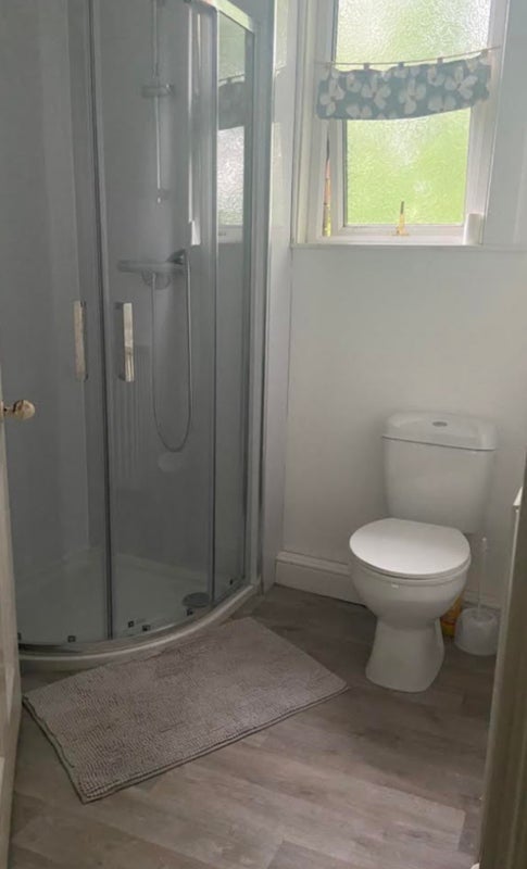 Room Alverthorpe Road in Wakefield
