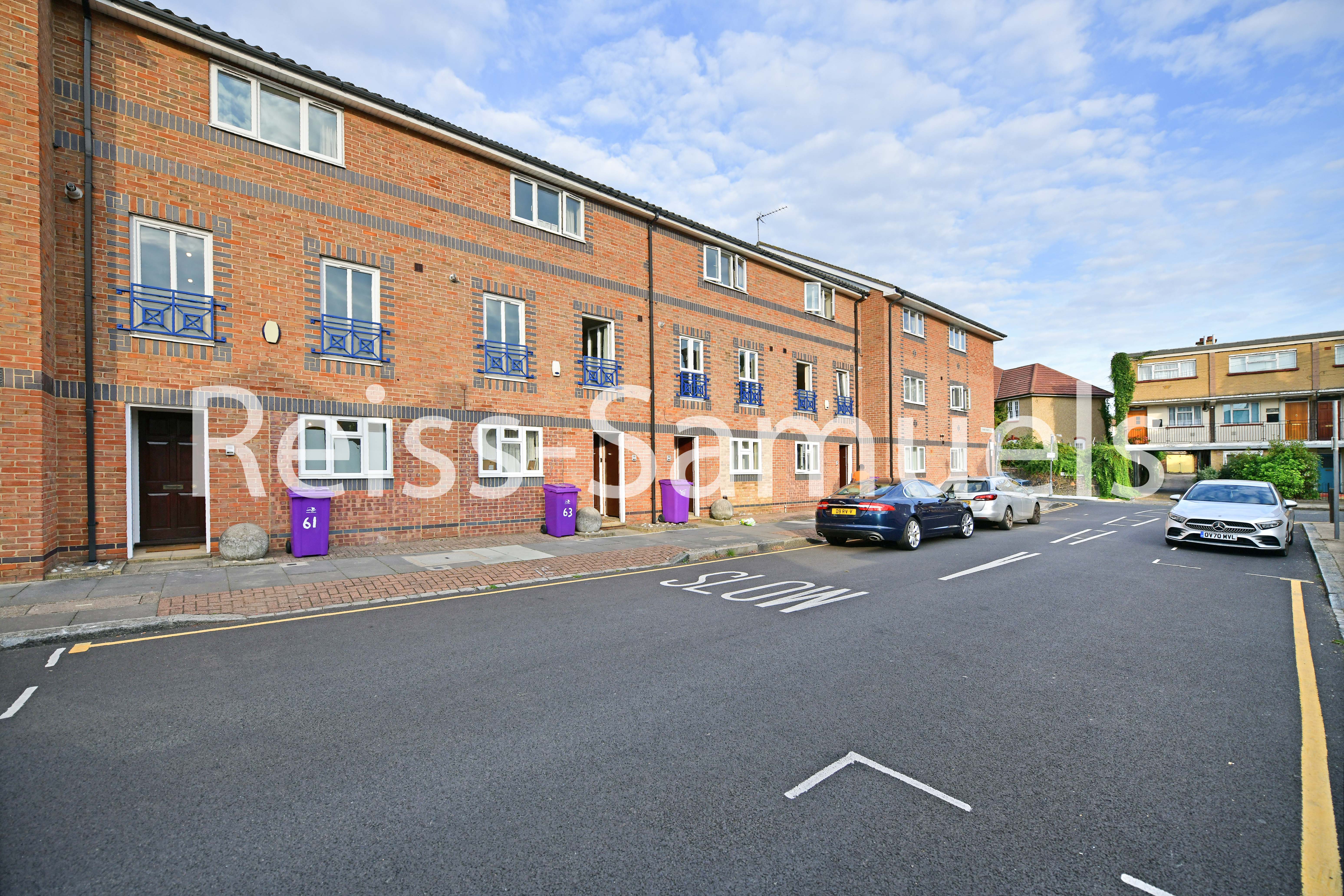 House Cahir Street in Greater London