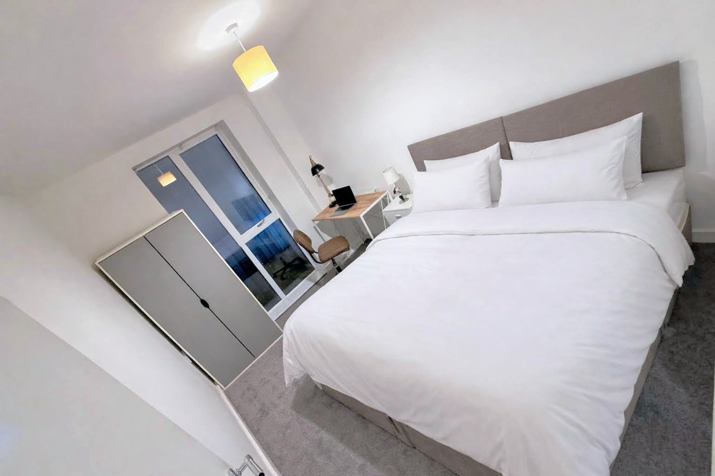 Room Windsor Road in Slough
