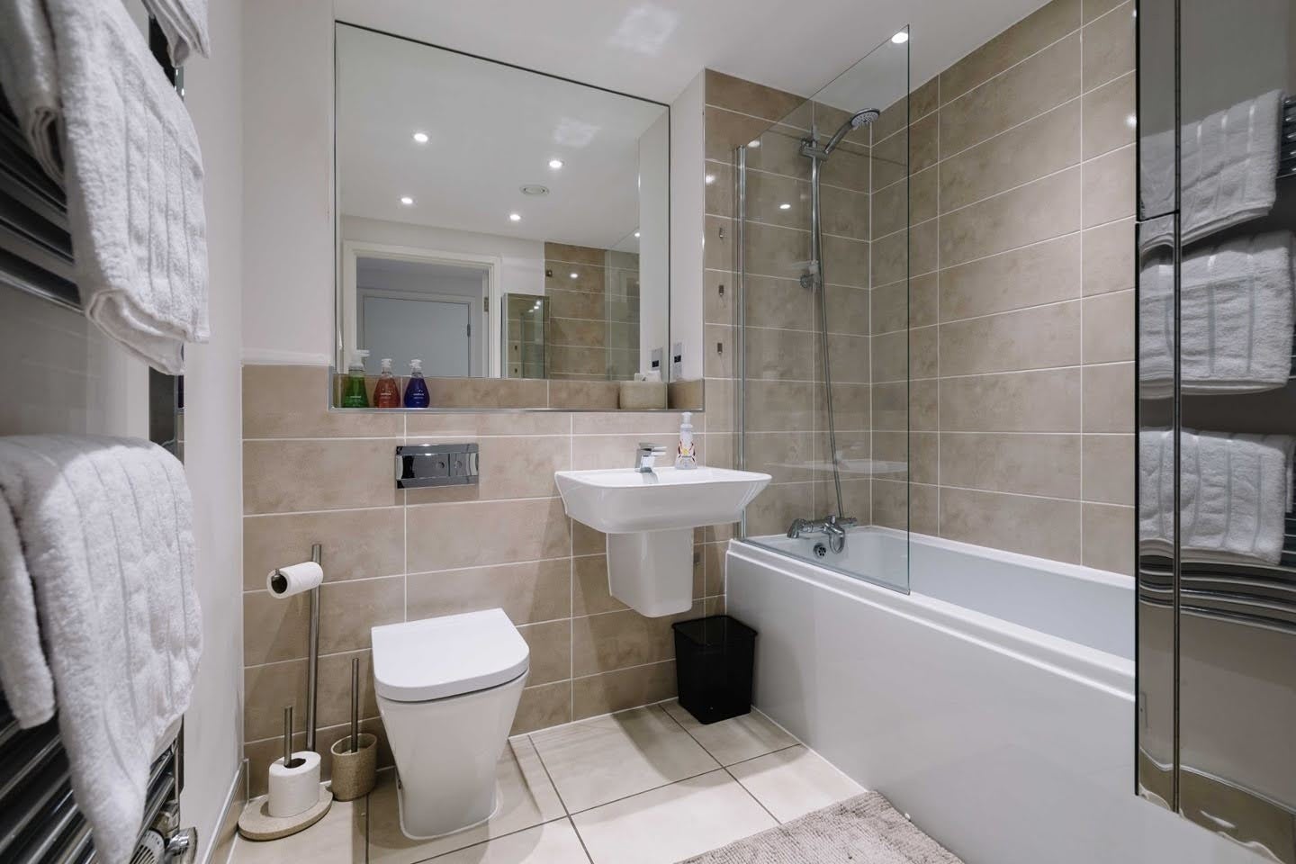 Room Windsor Road in Slough