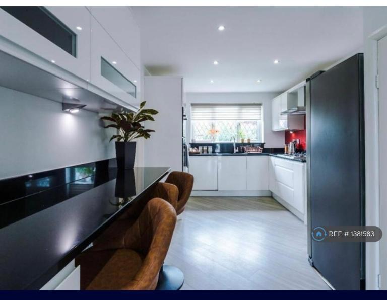 House Gloucester Close in Nuneaton and Bedworth