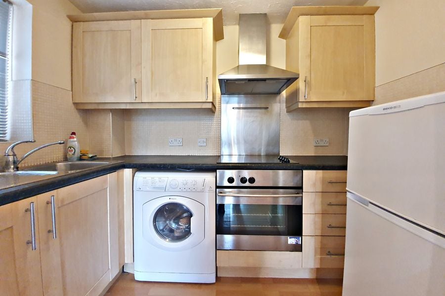Flat Queen Alexandra Road in High Wycombe