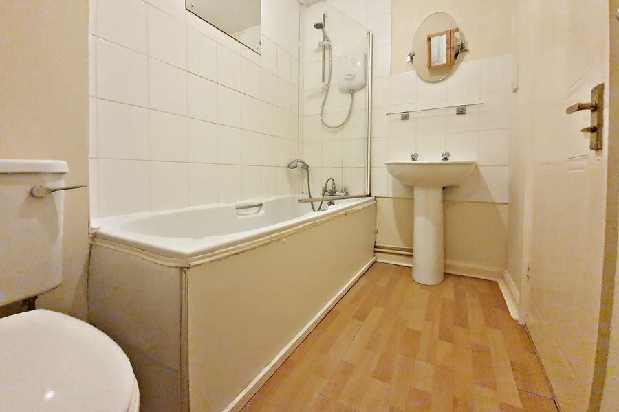 Flat Queen Alexandra Road in High Wycombe