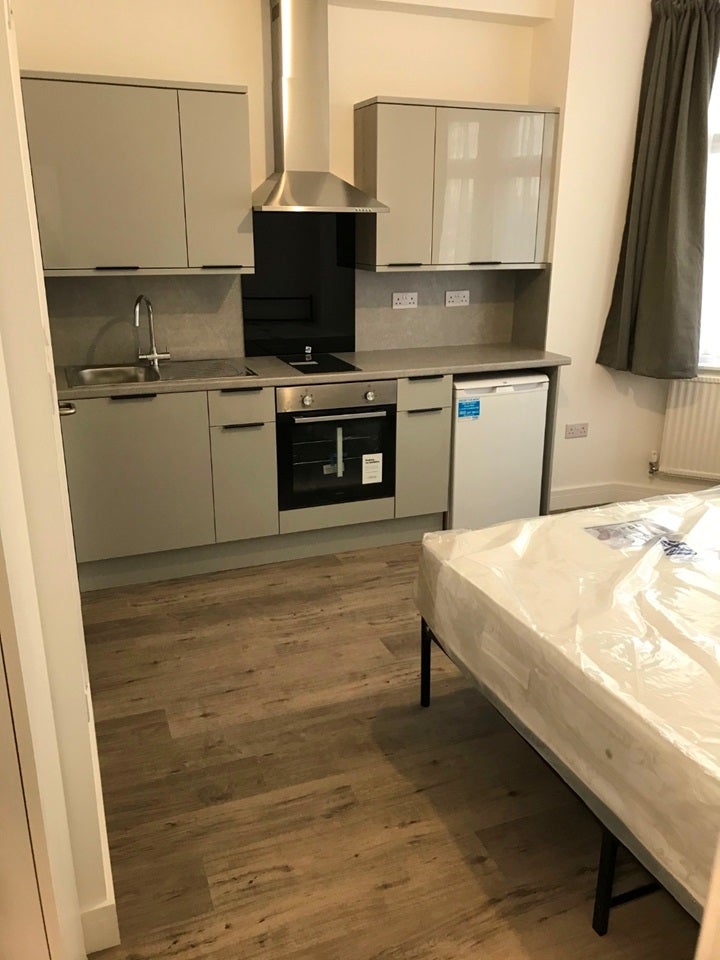Flat Grenoble Gardens in Greater London