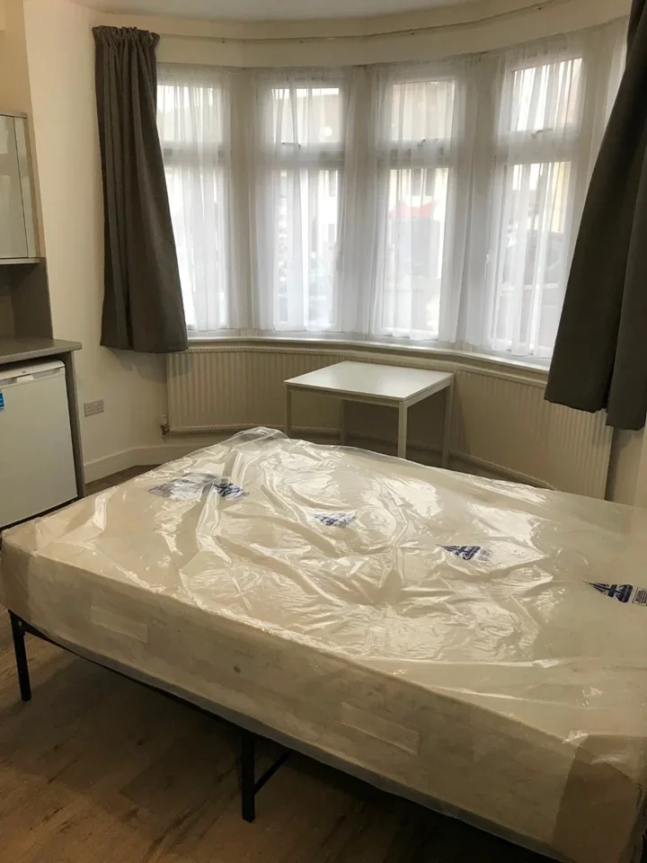 Flat Grenoble Gardens in Greater London