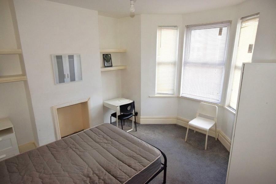 Room Stimpson Avenue in Northampton