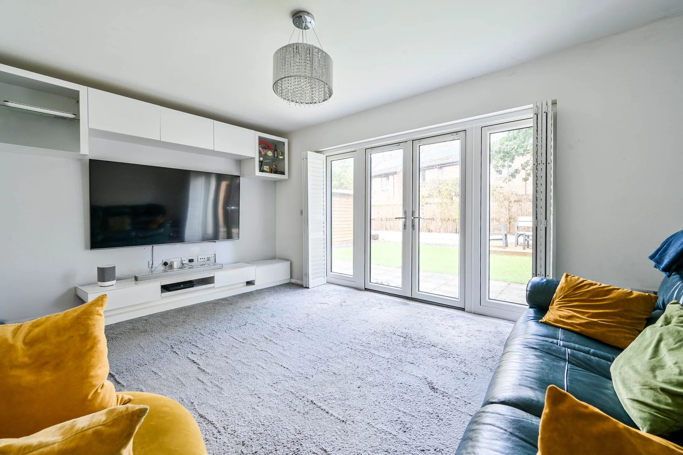 House Hoad Crescent in Woking