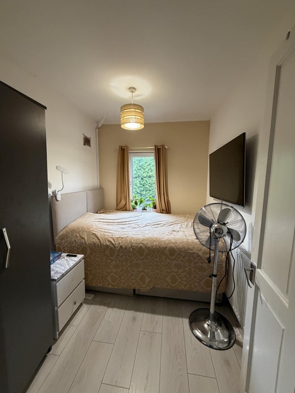 Room Grangewood Road in Stoke-on-Trent