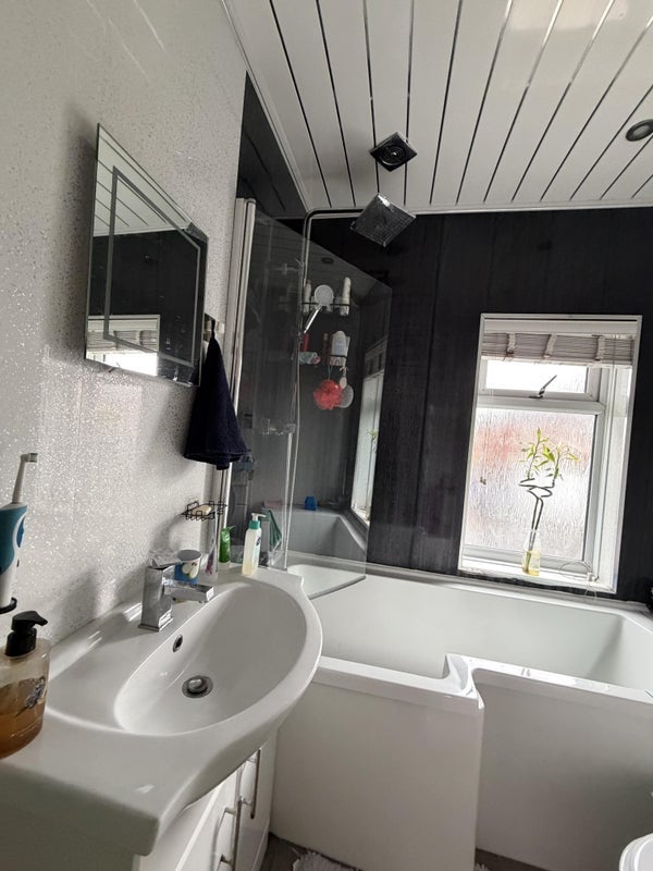 Room Grangewood Road in Stoke-on-Trent